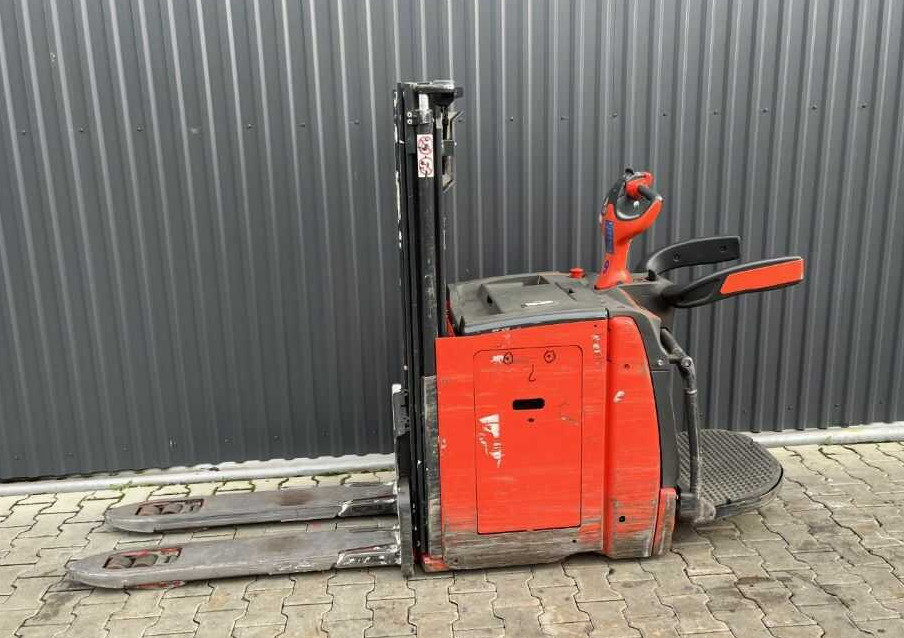 Linde D10AP - Apilador: foto 2 Linde D10AP - Apilador: foto 2