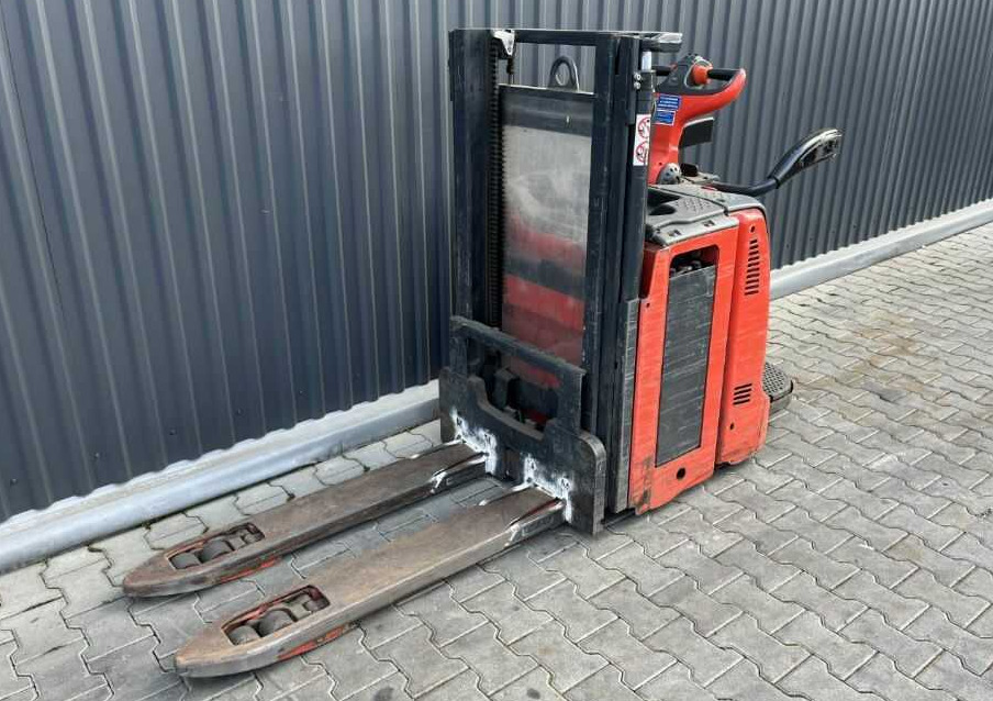 Linde D12AP - Apilador: foto 1 Linde D12AP - Apilador: foto 1