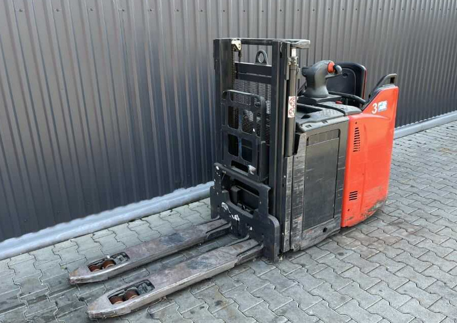Linde D12SPHP - Apilador: foto 1 Linde D12SPHP - Apilador: foto 1
