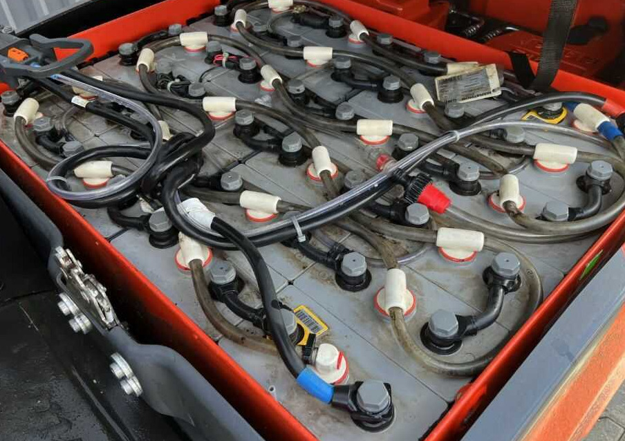 Carretilla elevadora eléctrica Linde E16P-02: foto 7