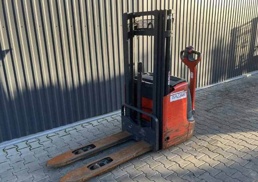 Linde L12L - Apilador: foto 1 Linde L12L - Apilador: foto 1