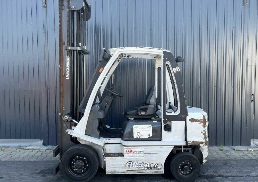 Nissan Y1D2A25Q - Carretilla elevadora diésel: foto 2 Nissan Y1D2A25Q - Carretilla elevadora diésel: foto 2