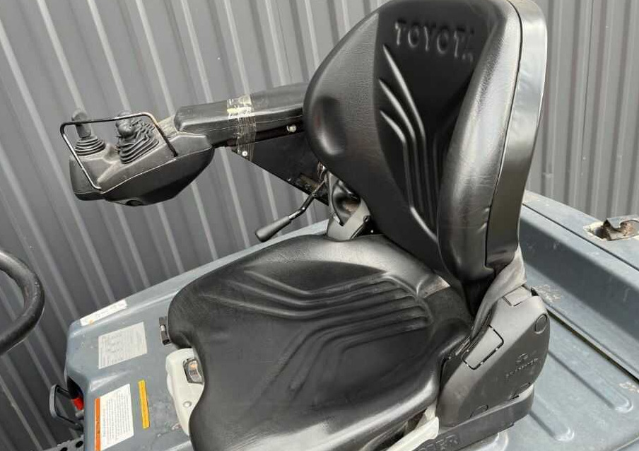 Carretilla elevadora eléctrica Toyota 8FBE18T: foto 7