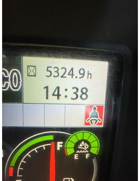 Hitachi ZX225USLC-6 - Excavadora de cadenas: foto 3 Hitachi ZX225USLC-6 - Excavadora de cadenas: foto 3