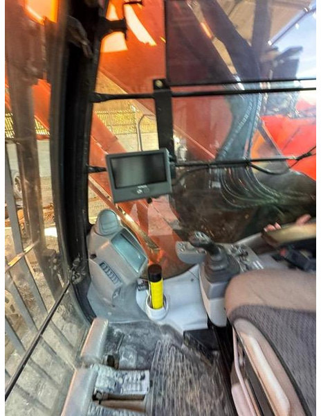 Hitachi ZX225USLC-6 - Excavadora de cadenas: foto 5 Hitachi ZX225USLC-6 - Excavadora de cadenas: foto 5