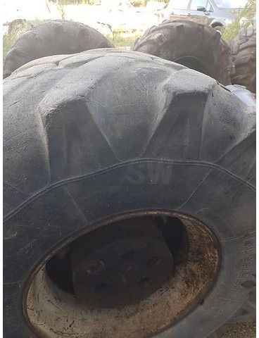 Michelin 18R19.5XF - Neumáticos y llantas: foto 1 Michelin 18R19.5XF - Neumáticos y llantas: foto 1
