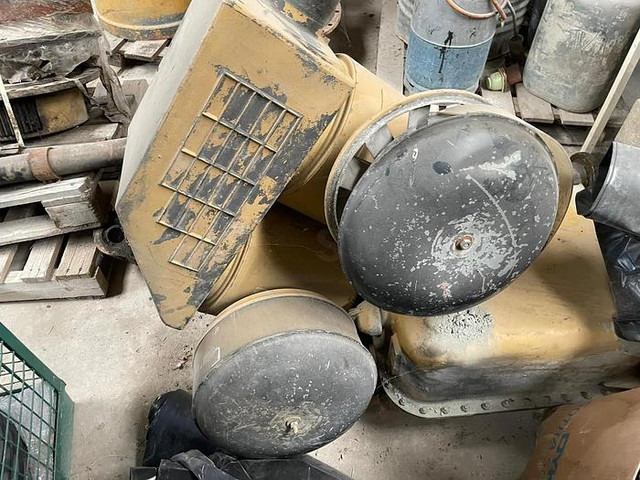 Caterpillar 101-2121 ADMISSION AIR 763 - Recambio: foto 1 Caterpillar 101-2121 ADMISSION AIR 763 - Recambio: foto 1