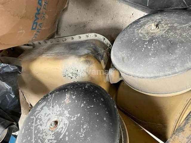 Caterpillar 101-2121 ADMISSION AIR 763 - Recambio: foto 3 Caterpillar 101-2121 ADMISSION AIR 763 - Recambio: foto 3