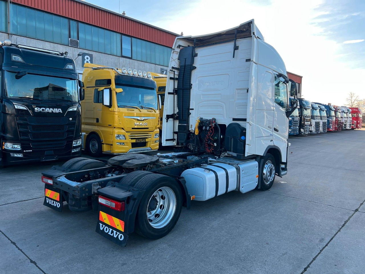 Volvo FH 460 * LOWLINER * RETARDER * VOLLLUFTFEDERUNG - Cabeza tractora: foto 5 Volvo FH 460 * LOWLINER * RETARDER * VOLLLUFTFEDERUNG - Cabeza tractora: foto 5