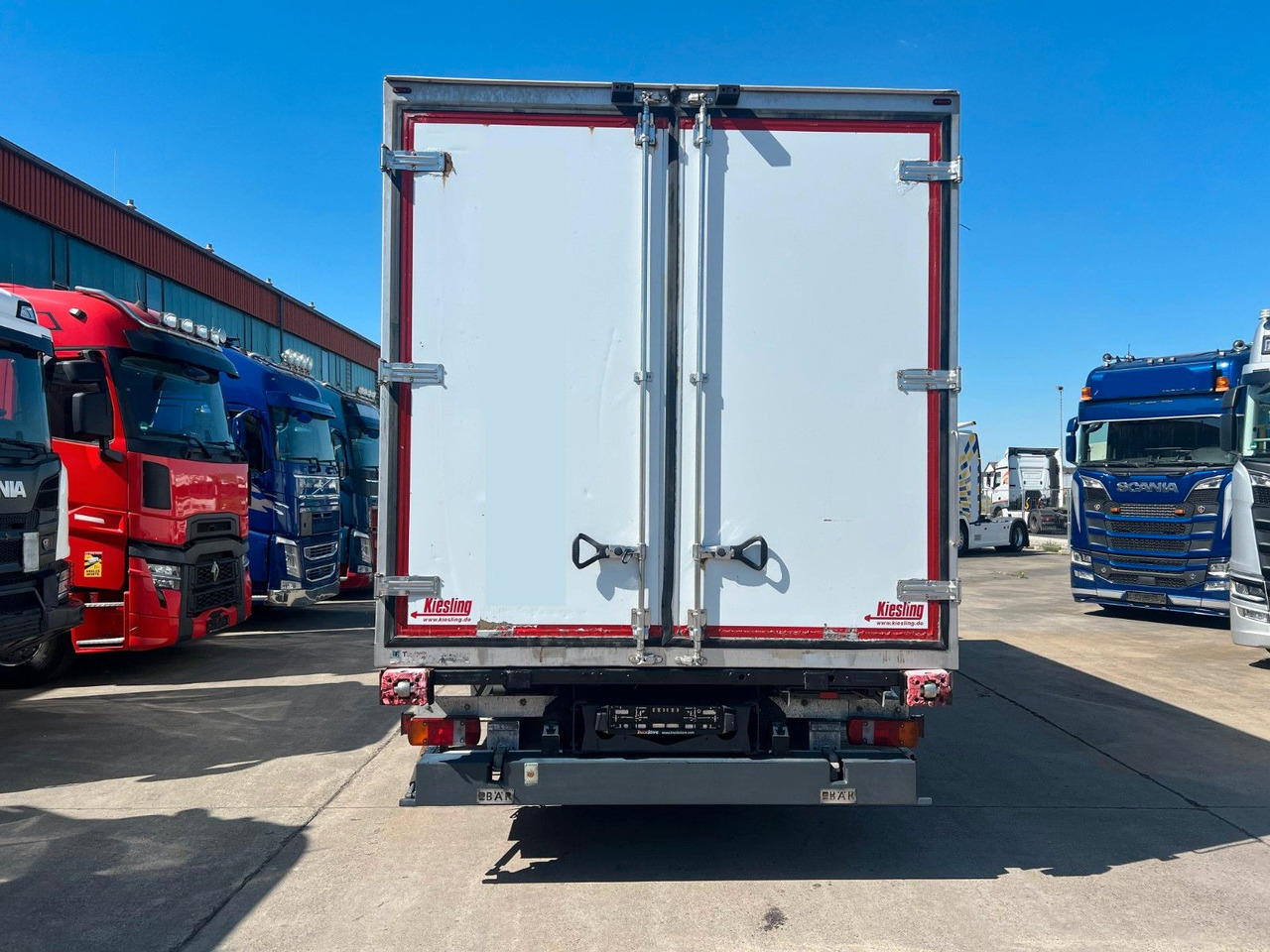 Mercedes-Benz Atego 1224 * KLIMA * THERMO KING * BÄR 1,5t * - Camión frigorífico: foto 5 Mercedes-Benz Atego 1224 * KLIMA * THERMO KING * BÄR 1,5t * - Camión frigorífico: foto 5