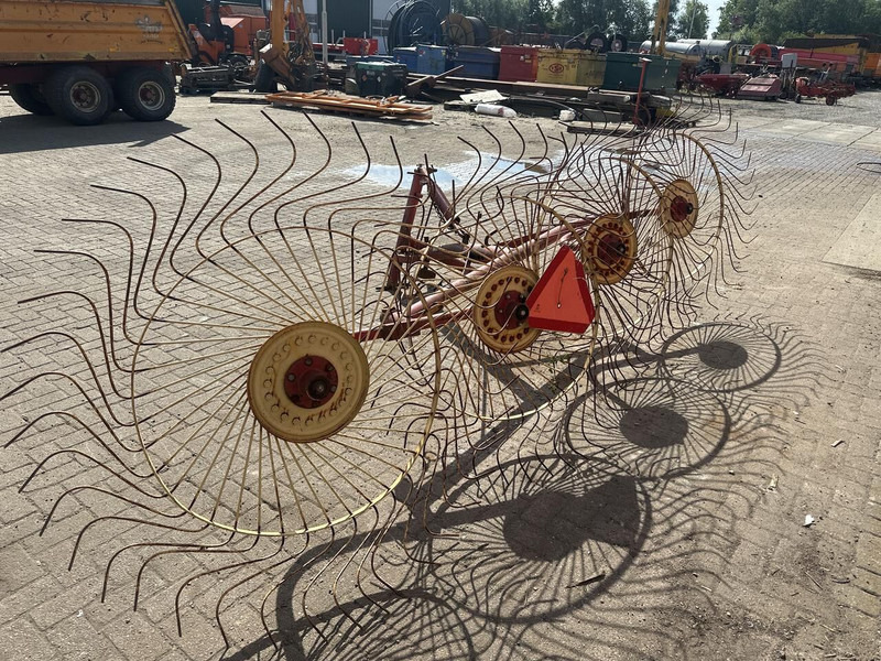 4 bords gedragen acrobaat - Gebruikt - Henificadora: foto 4 4 bords gedragen acrobaat - Gebruikt - Henificadora: foto 4