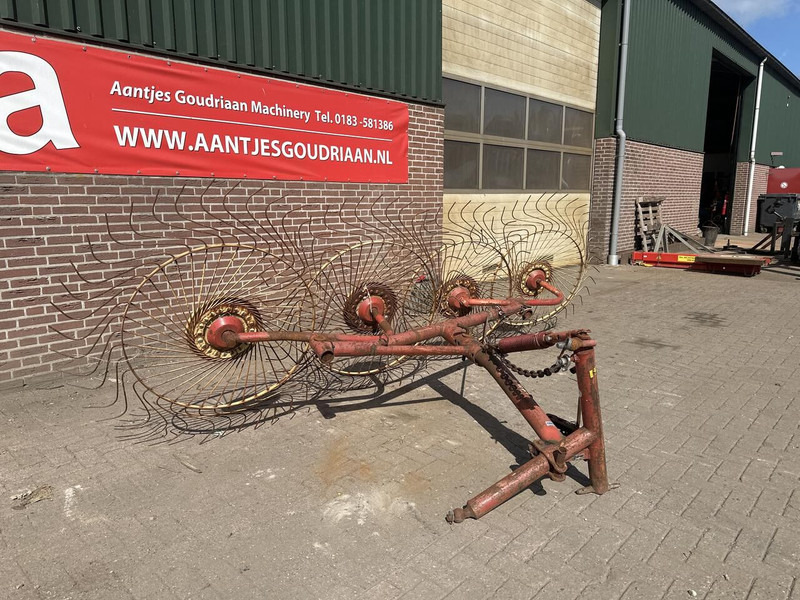 4 bords gedragen acrobaat - Gebruikt - Henificadora: foto 3 4 bords gedragen acrobaat - Gebruikt - Henificadora: foto 3