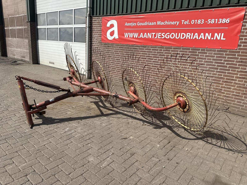 4 bords gedragen acrobaat - Gebruikt - Henificadora: foto 2 4 bords gedragen acrobaat - Gebruikt - Henificadora: foto 2