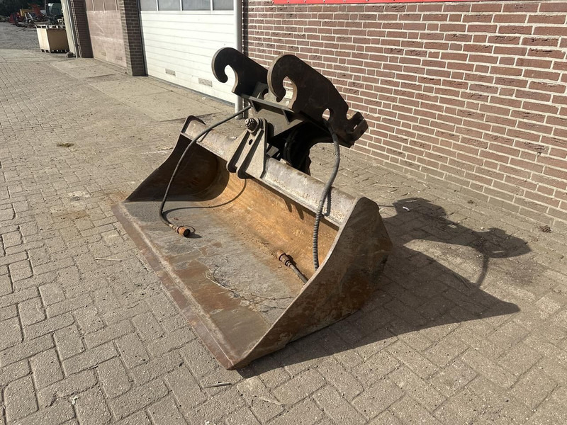 KANTELBAK CW 30 - Gebruikt - Cazo para Maquinaria de construcción: foto 2 KANTELBAK CW 30 - Gebruikt - Cazo para Maquinaria de construcción: foto 2