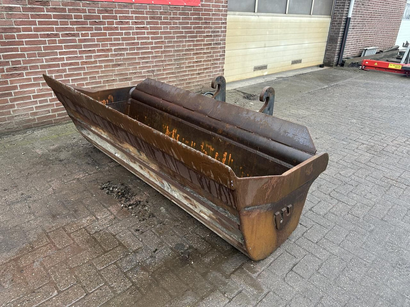 KANTELBAK - Gebruikt - Cazo para Excavadora: foto 2 KANTELBAK - Gebruikt - Cazo para Excavadora: foto 2