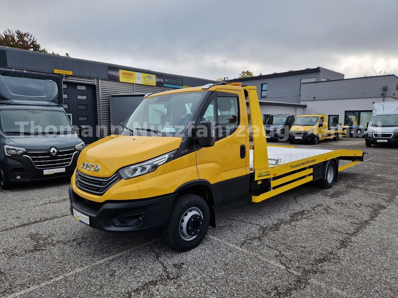 Iveco DAILY 70C18 Festplateau Alu Premium Navi ACC - Grua de remolque autos: foto 2 Iveco DAILY 70C18 Festplateau Alu Premium Navi ACC - Grua de remolque autos: foto 2