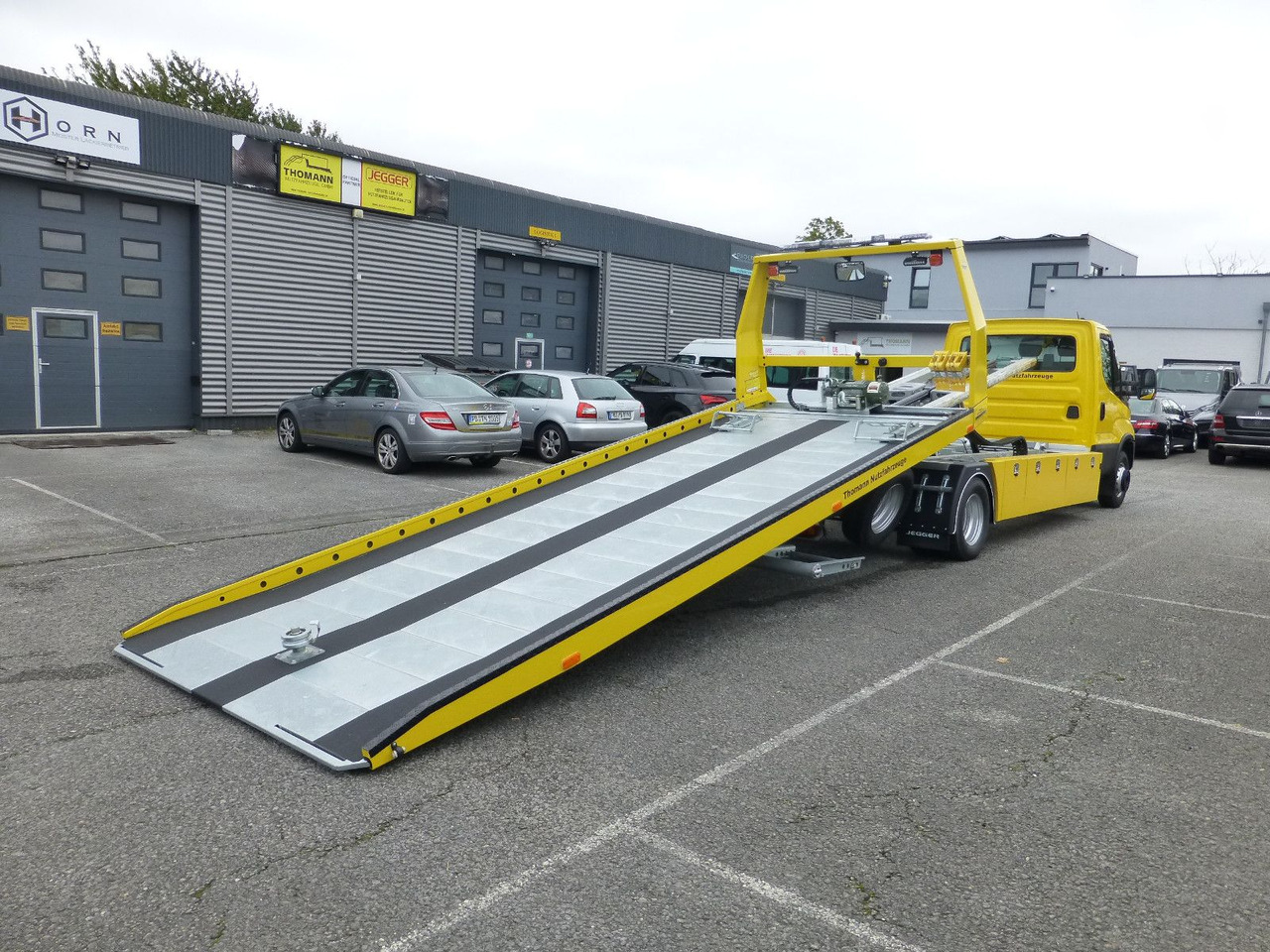Grua de remolque autos Iveco DAILY 72C18 Schiebeplateu Luftfed Navi Hubbrille: foto 7
