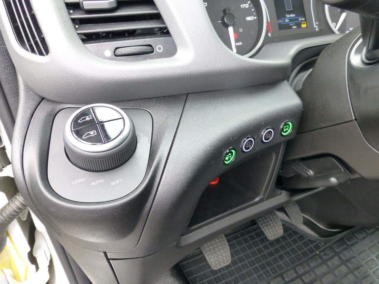 Grua de remolque autos Iveco DAILY 72C18 Schiebeplateu Luftfed Navi Hubbrille: foto 25