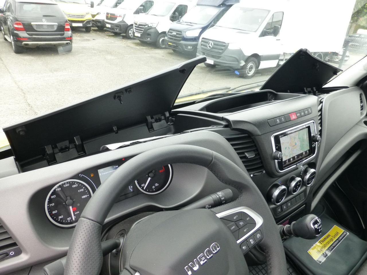 Grua de remolque autos Iveco DAILY 72C18 Schiebeplateu Luftfed Navi Hubbrille: foto 29