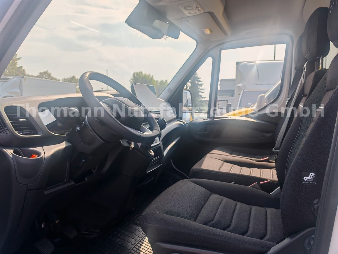 Iveco Daily 35S18 Koffer + LBW Navi/ACC Tempomat - Furgoneta caja cerrada: foto 4 Iveco Daily 35S18 Koffer + LBW Navi/ACC Tempomat - Furgoneta caja cerrada: foto 4