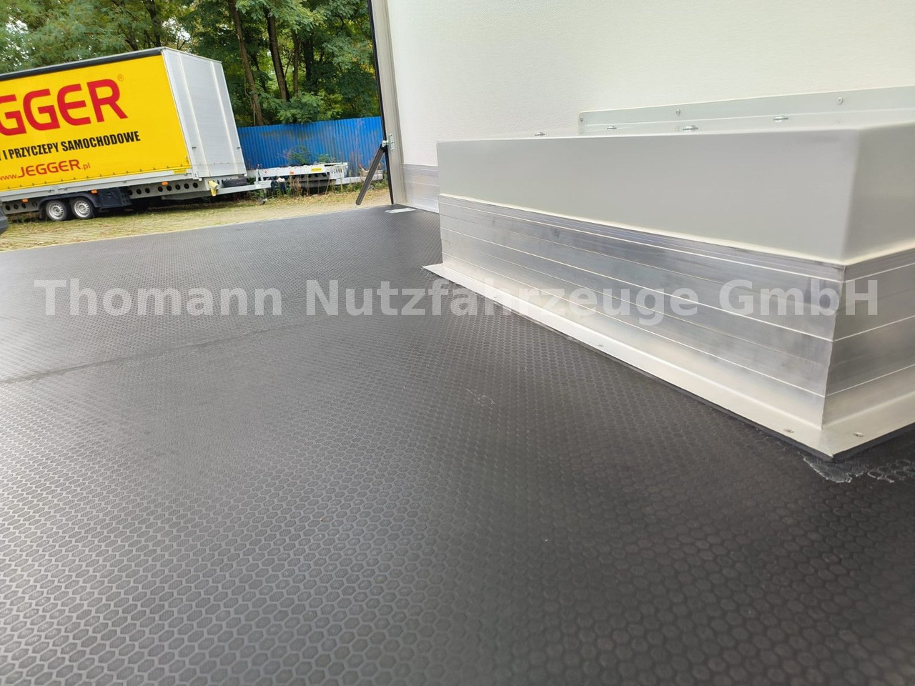 Peugeot Boxer Premium Koffer Extra Tief mit Klappe ! - Furgoneta caja cerrada: foto 3 Peugeot Boxer Premium Koffer Extra Tief mit Klappe ! - Furgoneta caja cerrada: foto 3