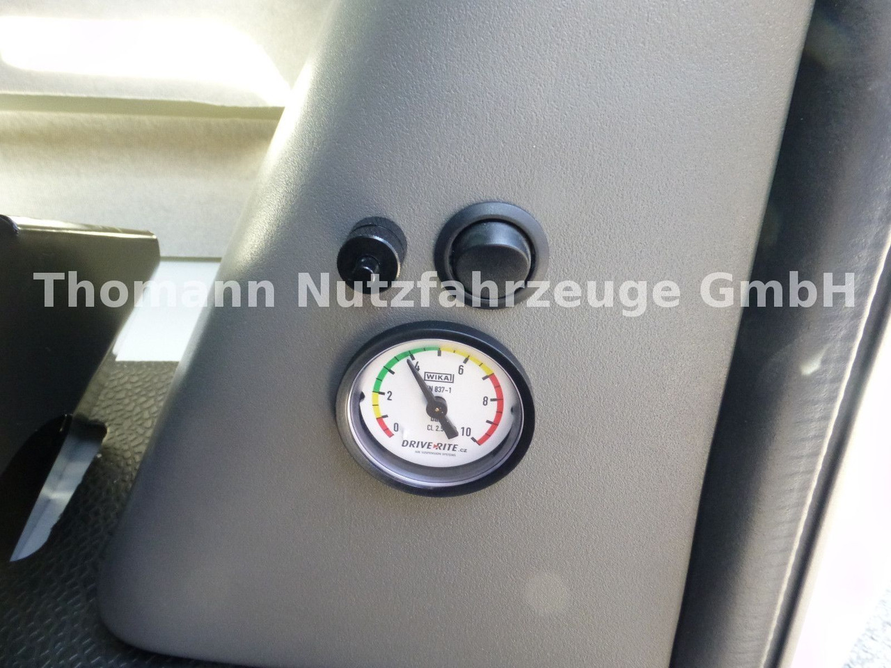 Furgoneta frigorifica Renault Master Kühlkoffer Xarios 300 GH mit LBW: foto 24