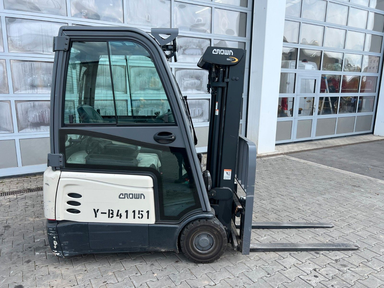 Crown SCT6020-1.3 / Triplex 4,3m / 1.227h / 2017 - Carretilla elevadora eléctrica: foto 2 Crown SCT6020-1.3 / Triplex 4,3m / 1.227h / 2017 - Carretilla elevadora eléctrica: foto 2
