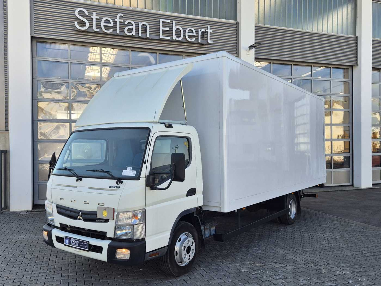 FUSO Mitsubishi Canter 7C18 Koffer LBW Spoiler Klima - Furgoneta caja cerrada: foto 1 FUSO Mitsubishi Canter 7C18 Koffer LBW Spoiler Klima - Furgoneta caja cerrada: foto 1