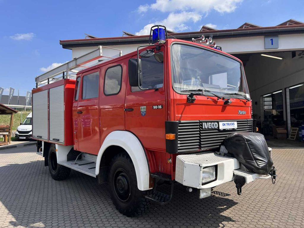Iveco 90-16 AW 4x4 LF8 Feuerwehr Standheizung 9 Sitze Iveco 90-16 AW 4x4 LF8 Feuerwehr Standheizung 9 Sitze - Camión de bomberos: foto 3 Iveco 90-16 AW 4x4 LF8 Feuerwehr Standheizung 9 Sitze Iveco 90-16 AW 4x4 LF8 Feuerwehr Standheizung 9 Sitze - Camión de bomberos: foto 3