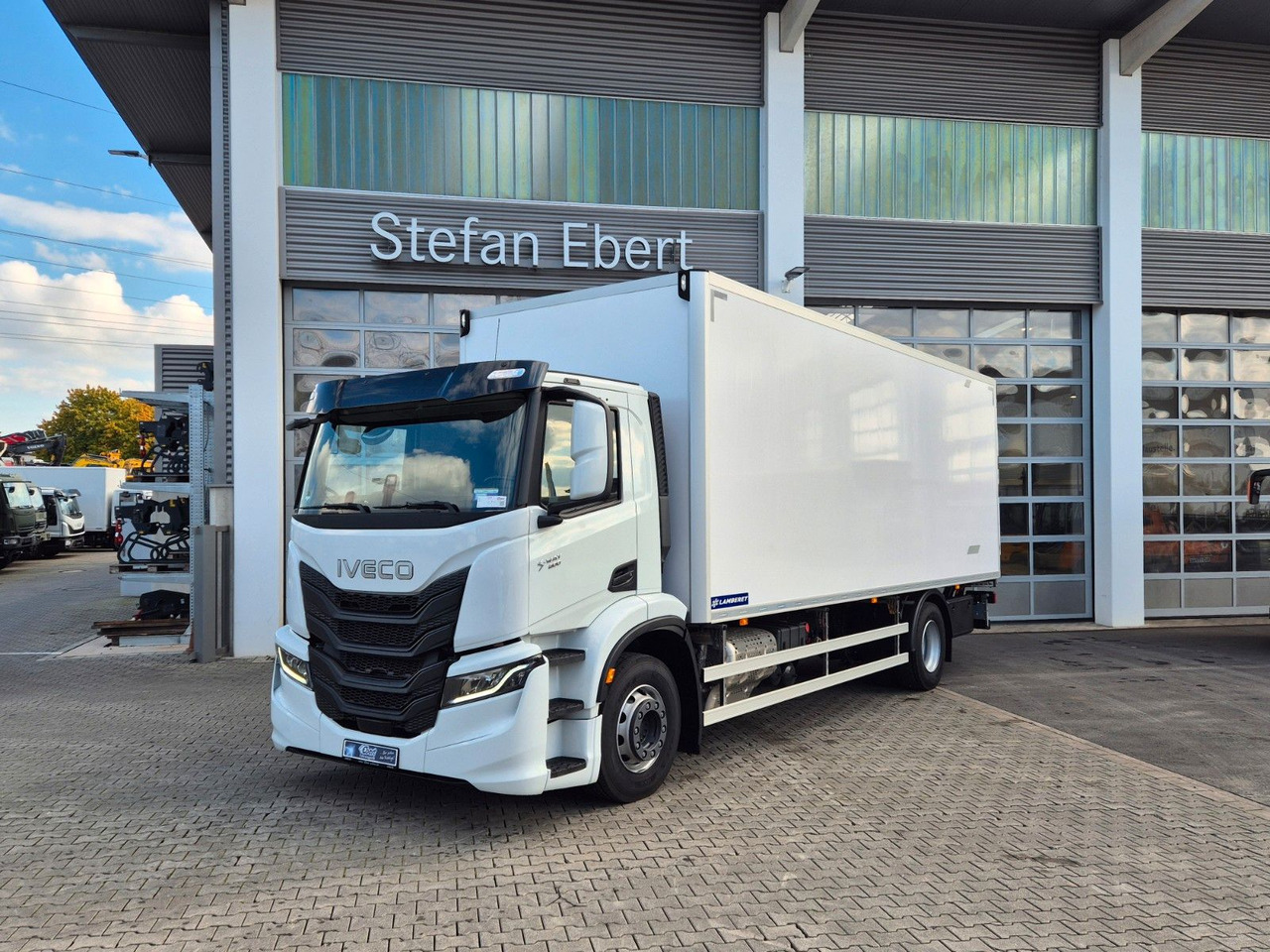Iveco AD190S40/FP Lamberet Mitsubishi LBW Tür AHK - Camión frigorífico: foto 1 Iveco AD190S40/FP Lamberet Mitsubishi LBW Tür AHK - Camión frigorífico: foto 1