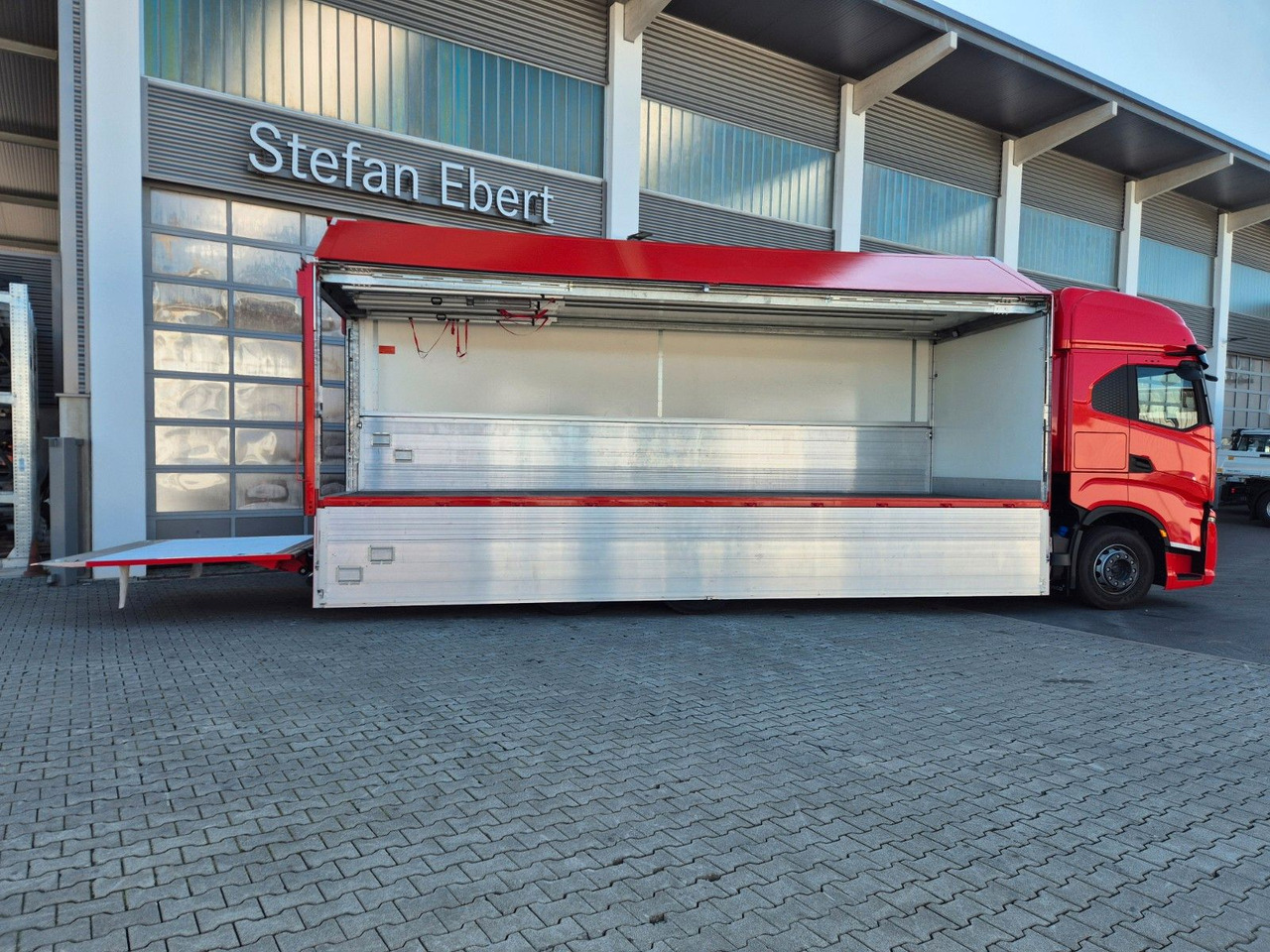 Camión transporte de bebidas Iveco AS260S50Y/FS Schwenkwand LBW 2xAHK CAM Intarder: foto 14