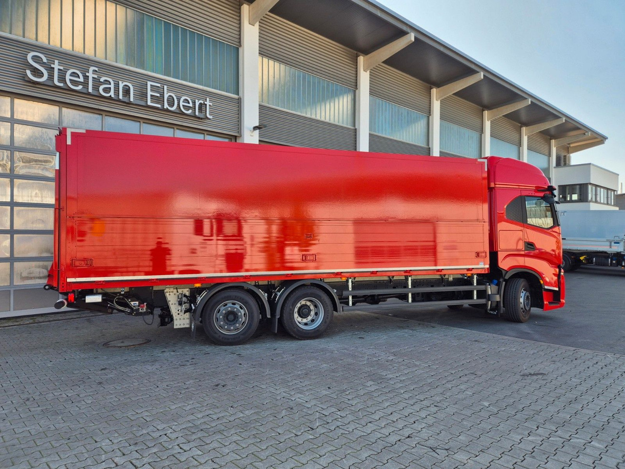 Camión transporte de bebidas Iveco AS260S50Y/FS Schwenkwand LBW 2xAHK CAM Intarder: foto 34