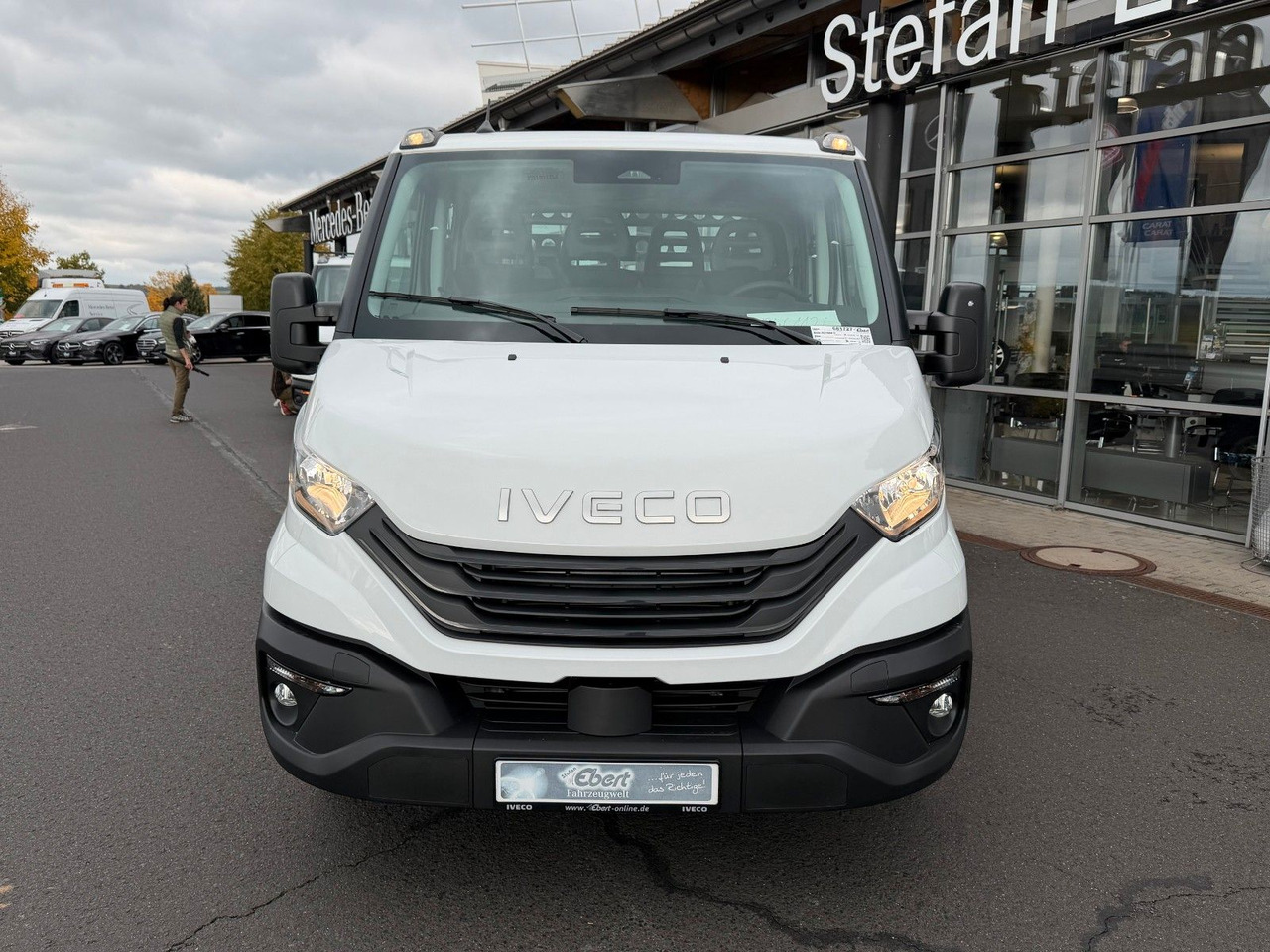Iveco Daily 35S16 A8 *R.3450mm*Automatik*AHK*7-Sitze* - Furgoneta basculante, Furgoneta combi: foto 2 Iveco Daily 35S16 A8 *R.3450mm*Automatik*AHK*7-Sitze* - Furgoneta basculante, Furgoneta combi: foto 2
