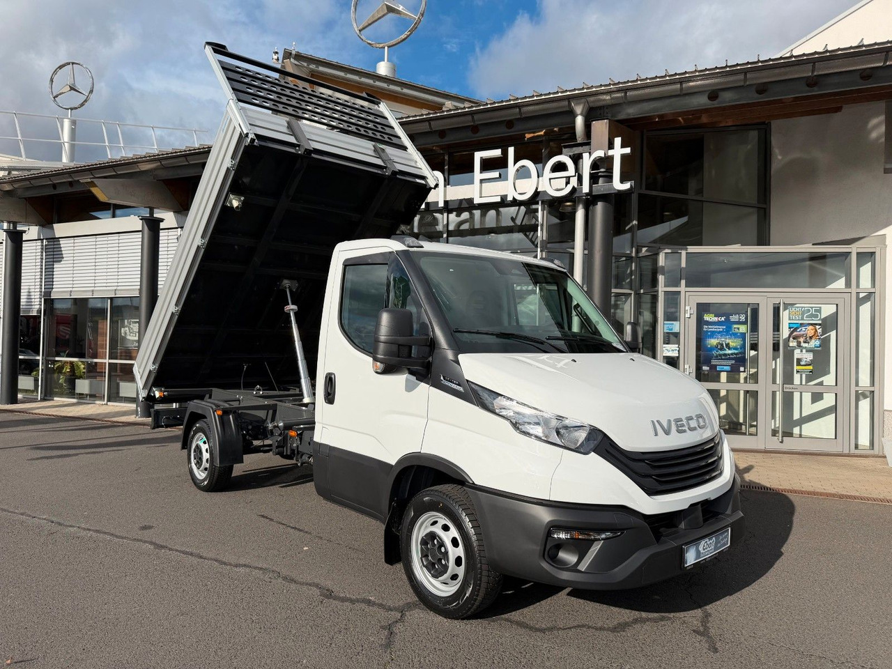 Iveco Daily 35S16 A8 *R3.450mm*Automatik*Klima* 3x - Furgoneta basculante: foto 1 Iveco Daily 35S16 A8 *R3.450mm*Automatik*Klima* 3x - Furgoneta basculante: foto 1