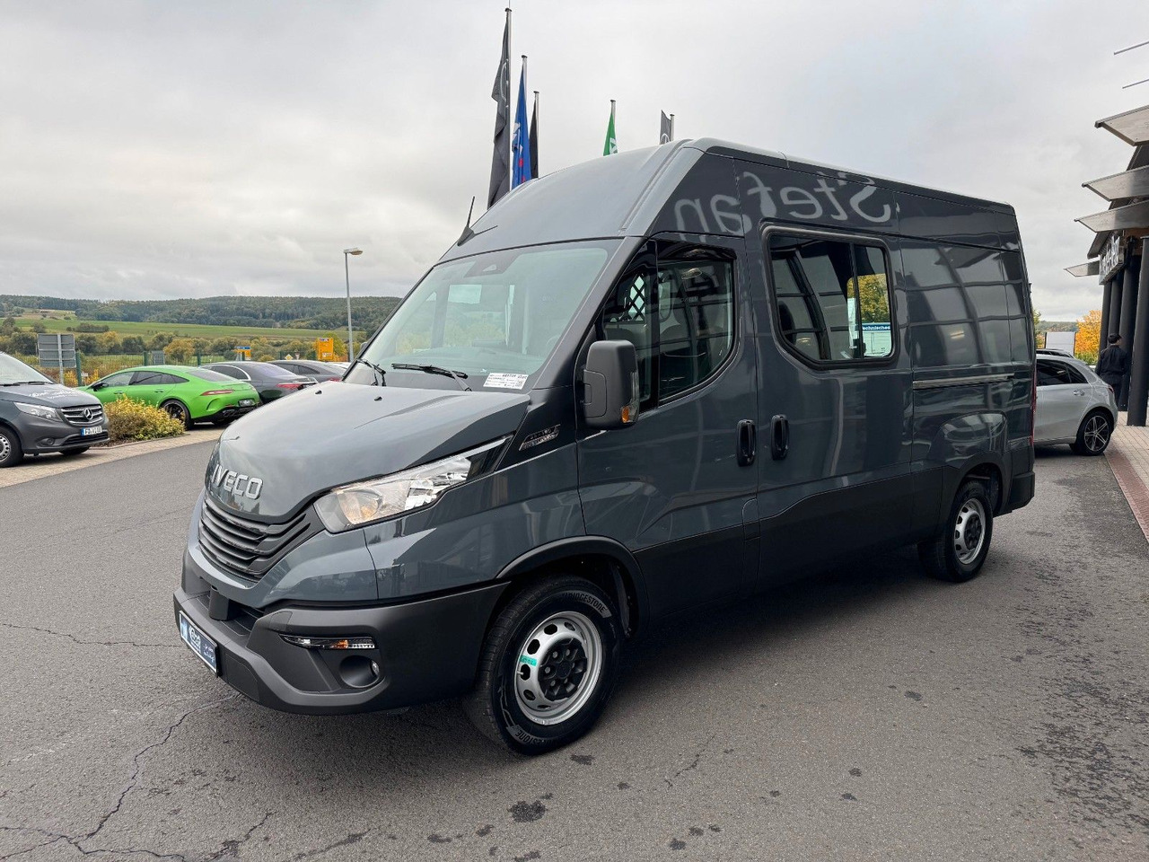 Iveco Daily 35S18HA8 3.0L *R3.520mm*AHK*2xSchiebetür* - Furgón: foto 4 Iveco Daily 35S18HA8 3.0L *R3.520mm*AHK*2xSchiebetür* - Furgón: foto 4