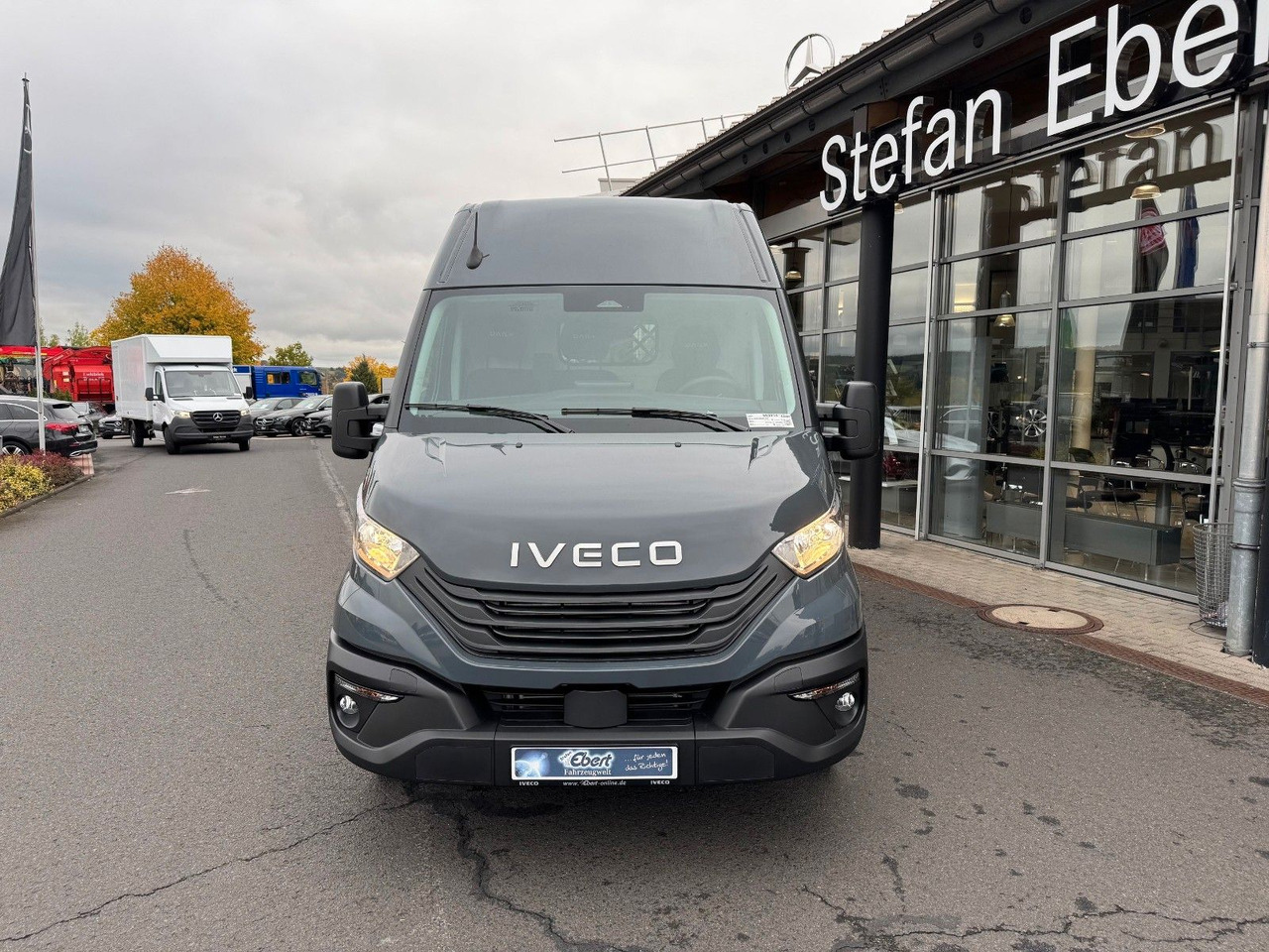 Iveco Daily 35S18HA8 3.0L *R3.520mm*AHK*2xSchiebetür* - Furgón: foto 3 Iveco Daily 35S18HA8 3.0L *R3.520mm*AHK*2xSchiebetür* - Furgón: foto 3