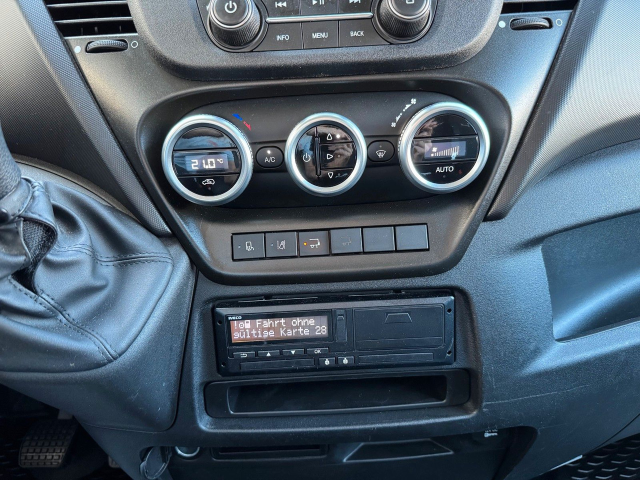 Arrendamiento de  Iveco Daily 70C18 A8 *Koffer*LBW*Automatik* Iveco Daily 70C18 A8 *Koffer*LBW*Automatik*: foto 15 Arrendamiento de  Iveco Daily 70C18 A8 *Koffer*LBW*Automatik* Iveco Daily 70C18 A8 *Koffer*LBW*Automatik*: foto 15