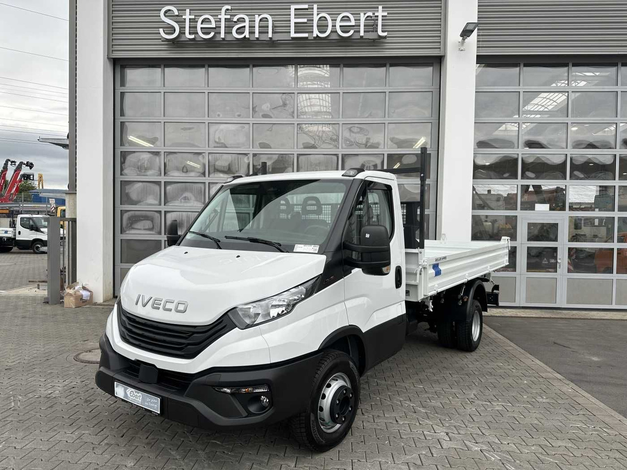 Iveco Daily 70C18H 3-S.-Kipper *R3.750mm*2xAHK* - Furgoneta basculante: foto 1 Iveco Daily 70C18H 3-S.-Kipper *R3.750mm*2xAHK* - Furgoneta basculante: foto 1