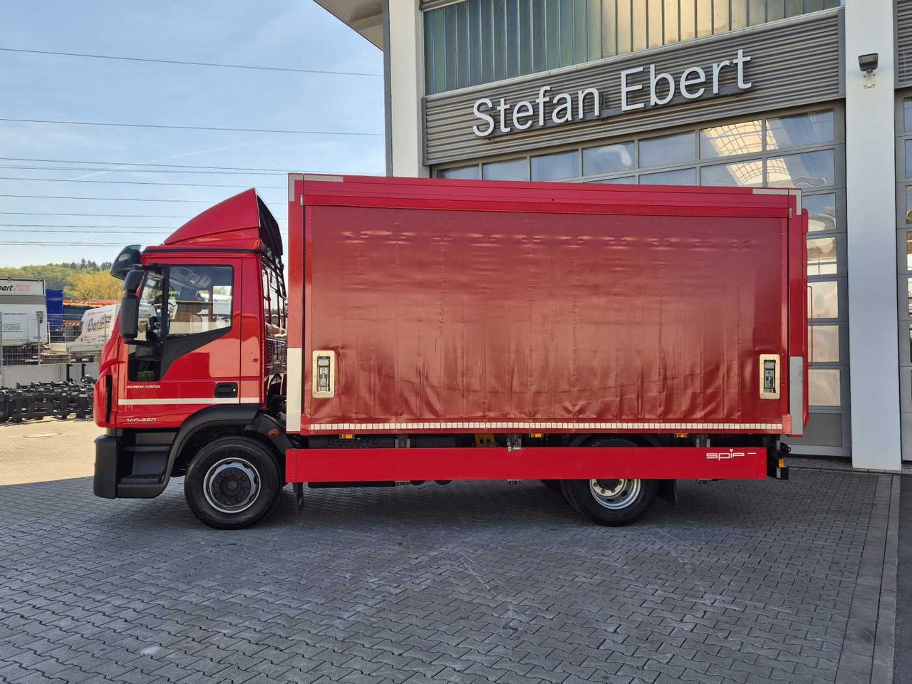 Iveco Eurocargo ML140E25/P Schiebeplanen LBW 1.500kg - Camión transporte de bebidas: foto 4 Iveco Eurocargo ML140E25/P Schiebeplanen LBW 1.500kg - Camión transporte de bebidas: foto 4