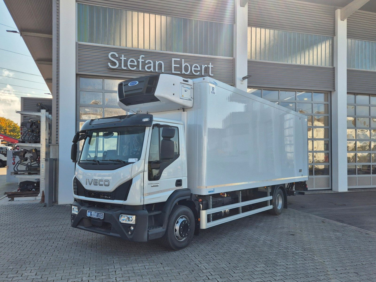 Iveco Eurocargo ML160E28/P Carrier Supra 1250 LBW Tür - Camión frigorífico: foto 1 Iveco Eurocargo ML160E28/P Carrier Supra 1250 LBW Tür - Camión frigorífico: foto 1