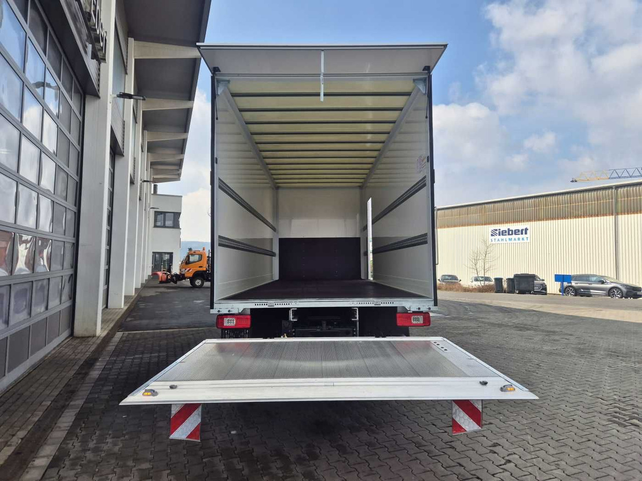 Arrendamiento de  Iveco S Way AT190S40/P LBW Tür AHK Navi Bett Iveco S Way AT190S40/P LBW Tür AHK Navi Bett: foto 9