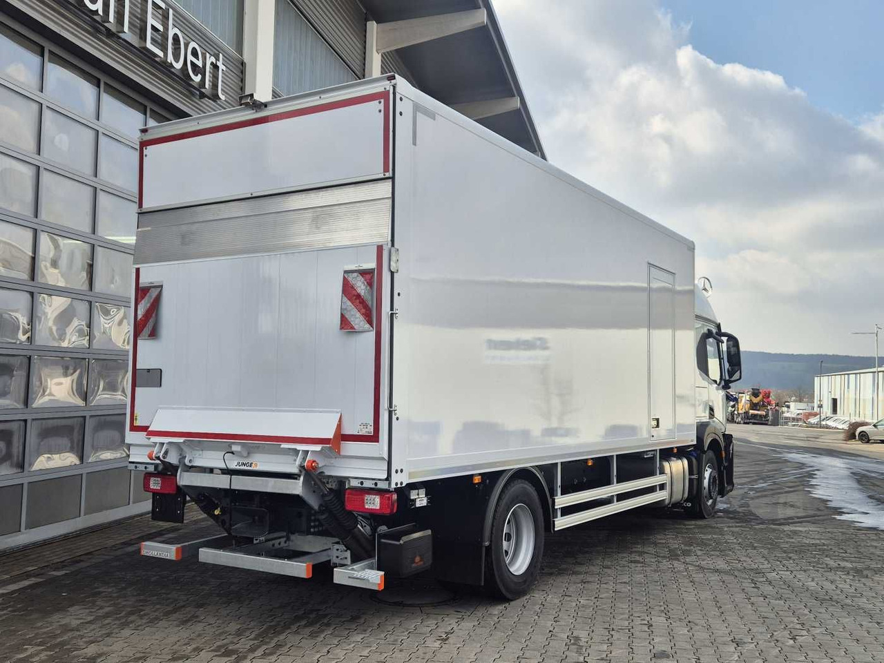 Arrendamiento de  Iveco S Way AT190S40/P LBW Tür AHK Navi Bett Iveco S Way AT190S40/P LBW Tür AHK Navi Bett: foto 8