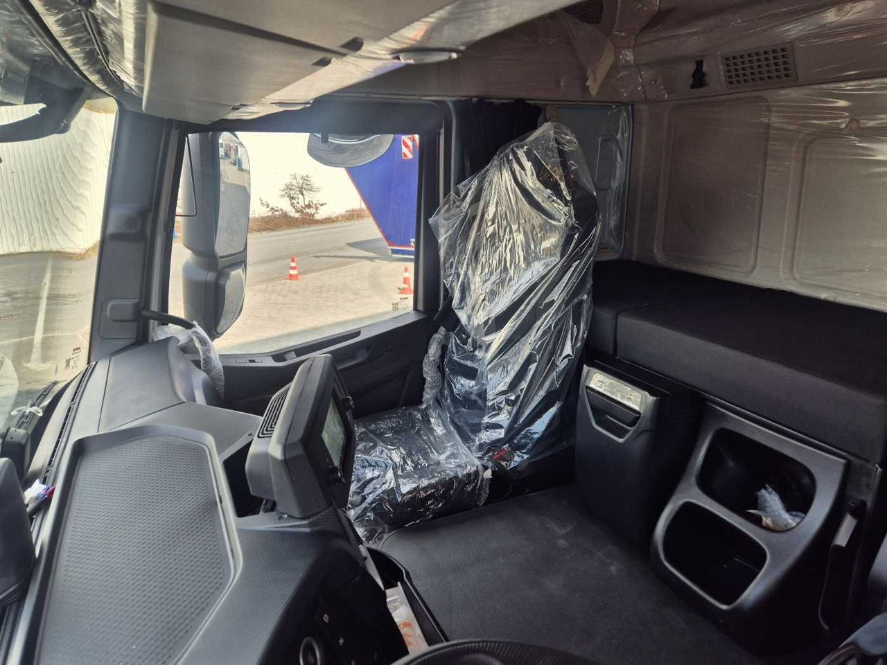 Arrendamiento de  Iveco S Way AT190S40/P LBW Tür AHK Navi Bett Iveco S Way AT190S40/P LBW Tür AHK Navi Bett: foto 15