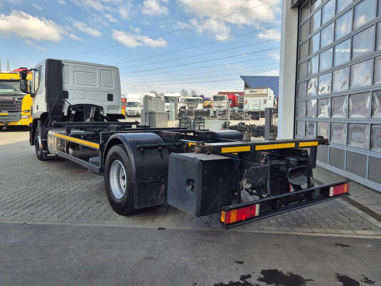 Arrendamiento de  Iveco Stralis AT190S31/P BDF Klima Standh. AHK Bett Iveco Stralis AT190S31/P BDF Klima Standh. AHK Bett: foto 7