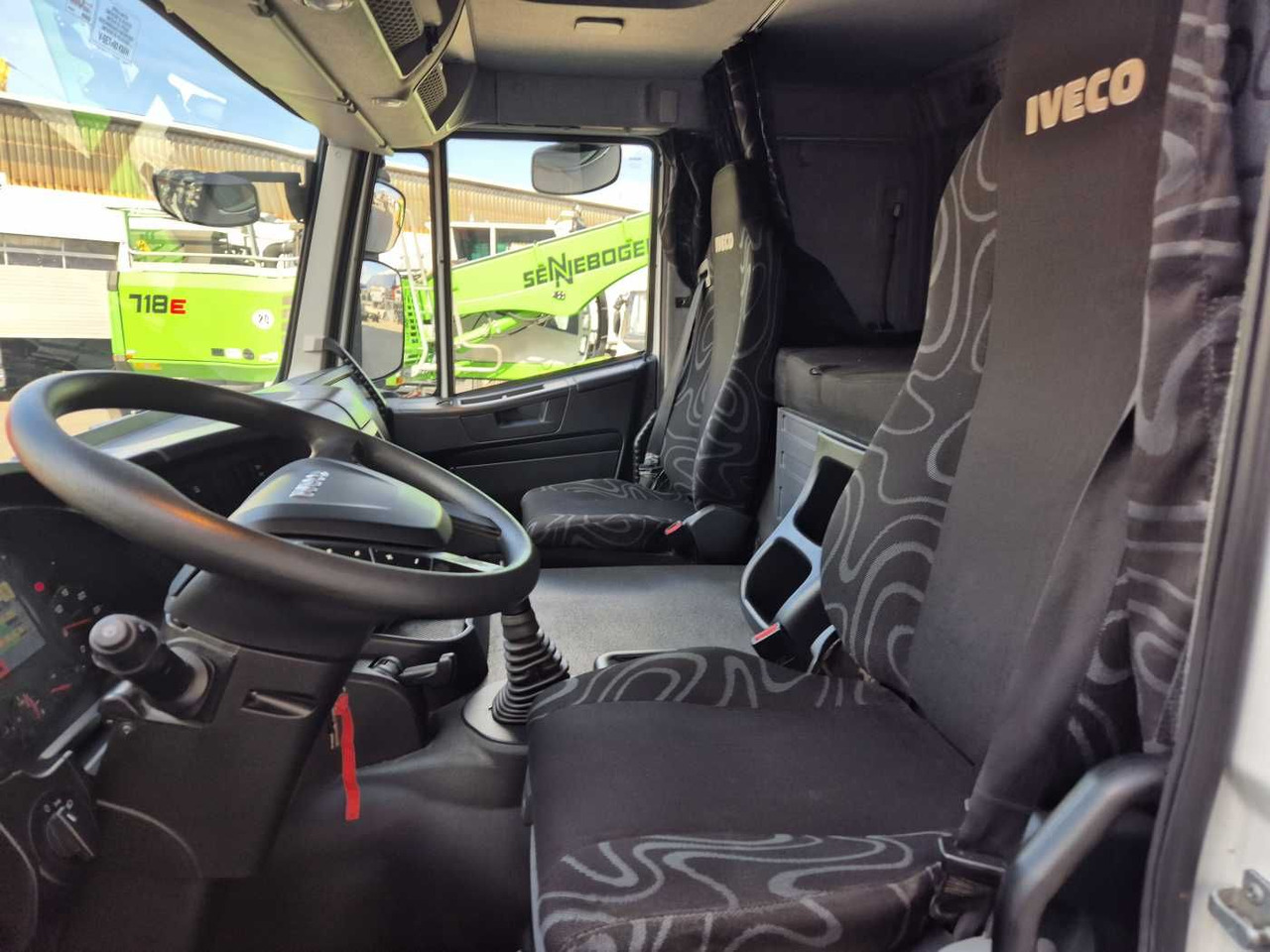 Arrendamiento de  Iveco Stralis AT190S31/P BDF Klima Standh. AHK Bett Iveco Stralis AT190S31/P BDF Klima Standh. AHK Bett: foto 11