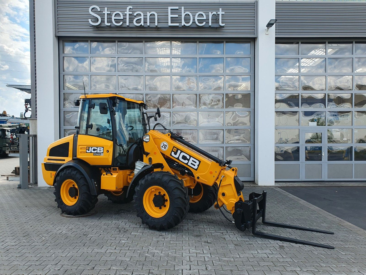 JCB TM 220 SV C / Neufahrzeug / Teleskop / Gabel - Cargadora de ruedas: foto 2 JCB TM 220 SV C / Neufahrzeug / Teleskop / Gabel - Cargadora de ruedas: foto 2