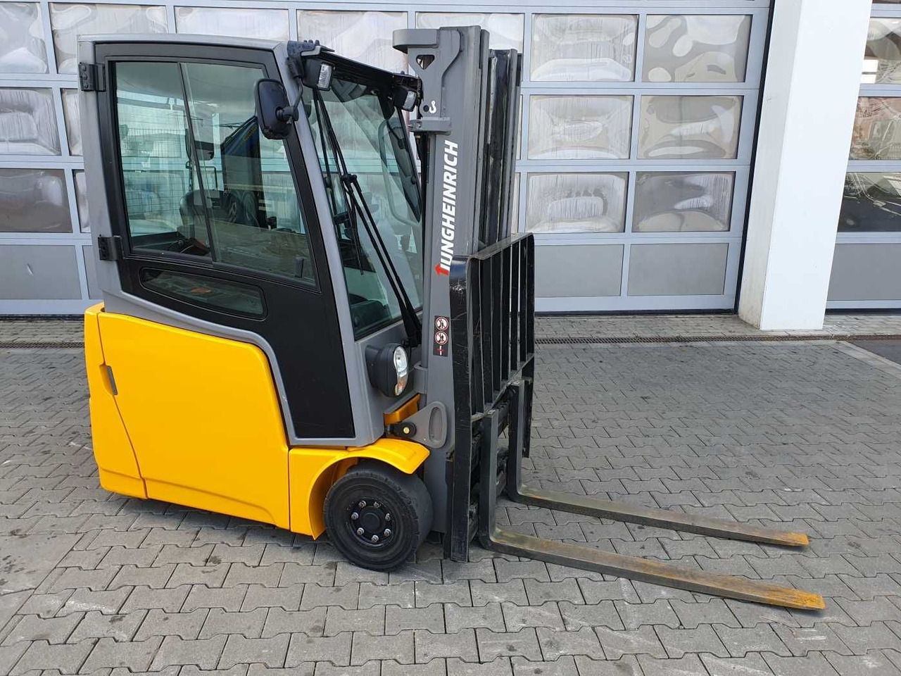 Jungheinrich EFG 215 / Triplex: 4.25m! / SS / 2.472h! / 2020 - Carretilla elevadora eléctrica: foto 2 Jungheinrich EFG 215 / Triplex: 4.25m! / SS / 2.472h! / 2020 - Carretilla elevadora eléctrica: foto 2