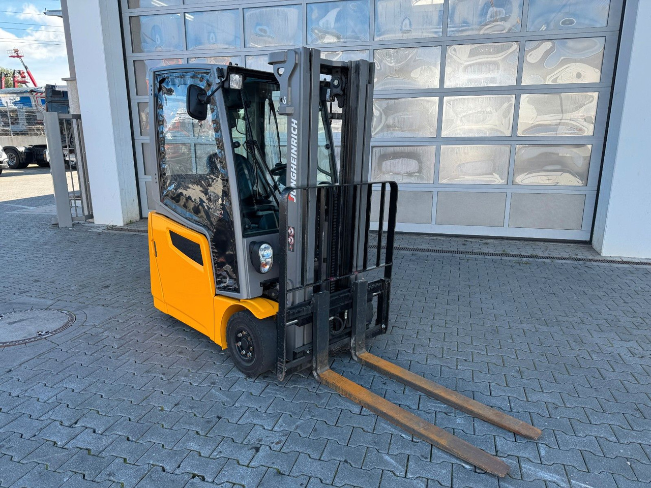 Jungheinrich EFG 215 / Triplex: 4.25m! / SS / nur 2.865h! - Carretilla elevadora eléctrica: foto 3 Jungheinrich EFG 215 / Triplex: 4.25m! / SS / nur 2.865h! - Carretilla elevadora eléctrica: foto 3