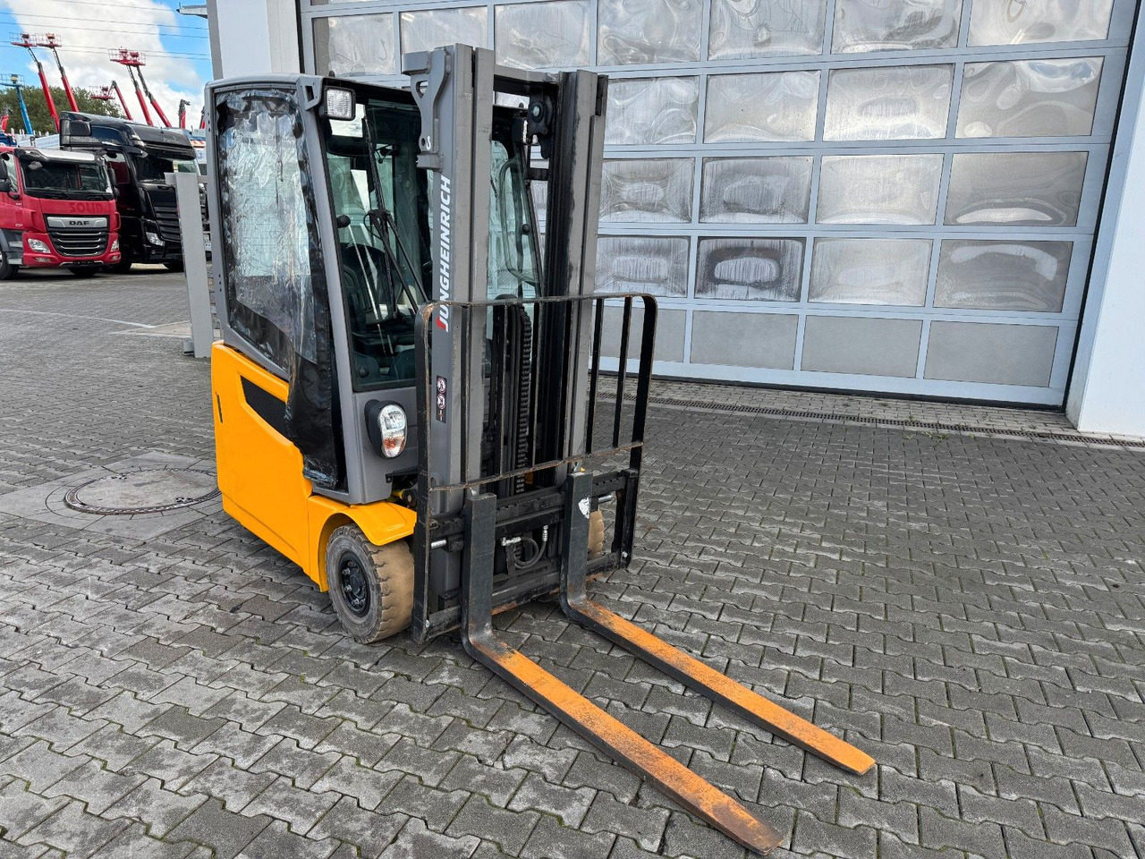 Arrendamiento de  Jungheinrich EFG 215 / Triplex: 4.25m! / SS / nur 3.092h! Jungheinrich EFG 215 / Triplex: 4.25m! / SS / nur 3.092h!: foto 6