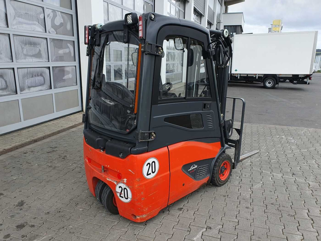 Linde E14 - 02 / Triplex: 4.00m! / SS / nur 2.119h! - Carretilla elevadora eléctrica: foto 4 Linde E14 - 02 / Triplex: 4.00m! / SS / nur 2.119h! - Carretilla elevadora eléctrica: foto 4